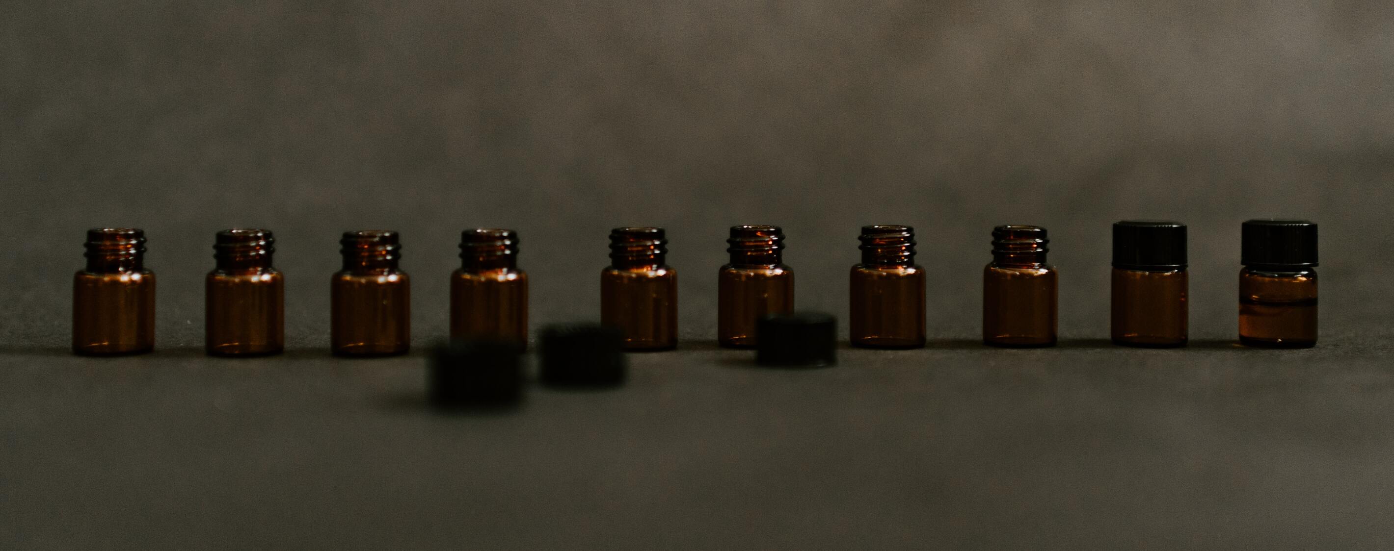 7 Essential Oils and Mudras for Emotional Healing and Balance